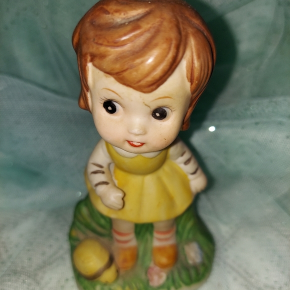 Vintage Sweet Girl in Yellow Dress Figurine with Turtle Made in Korea - Picture 2 of 10